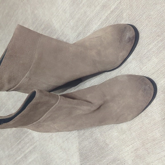 Lightly worn booties - Picture 2 of 4